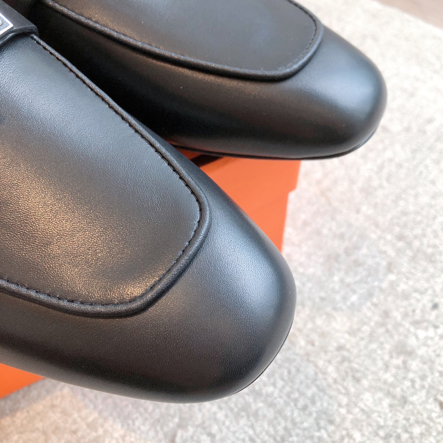 Hermès Hermès Oz Mule Women's Mules Black