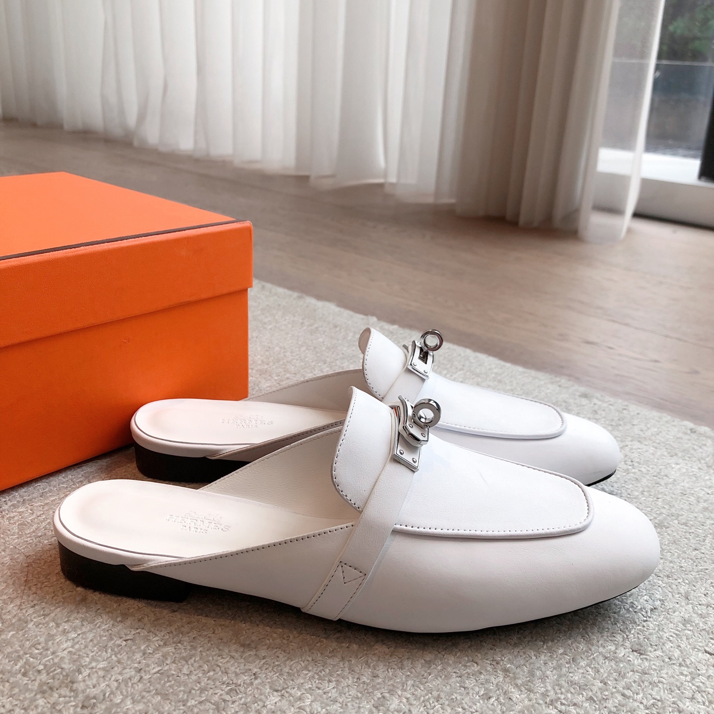Hermès Hermès Oz Mule Women's Mules white