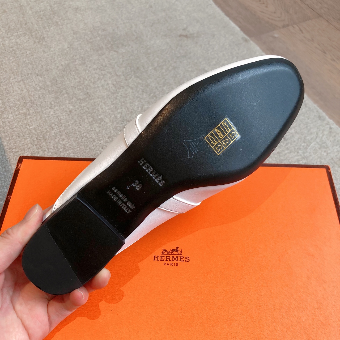 Hermès Hermès Oz Mule Women's Mules white