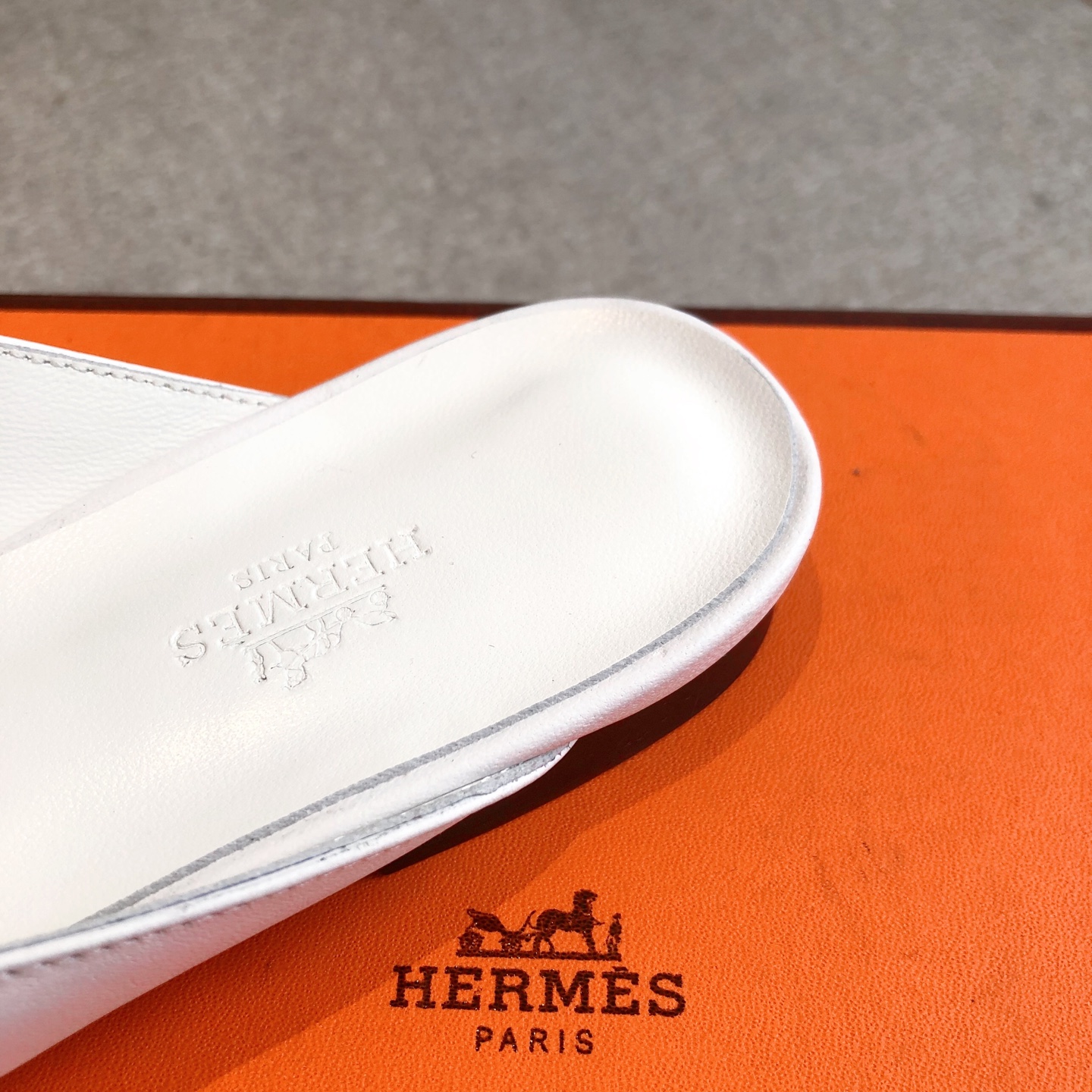 Hermès Hermès Oz Mule Women's Mules white
