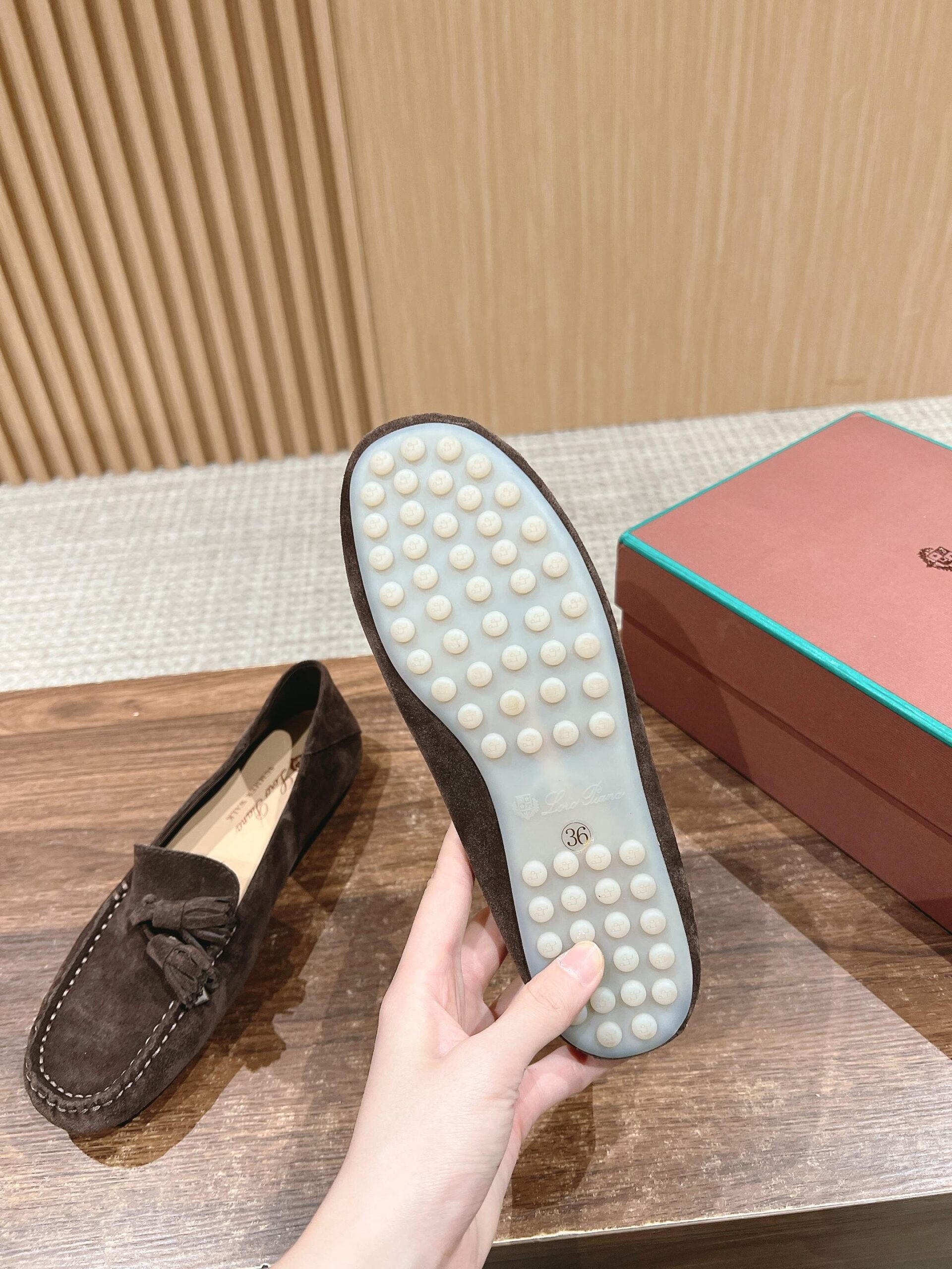 HERMES   0469
