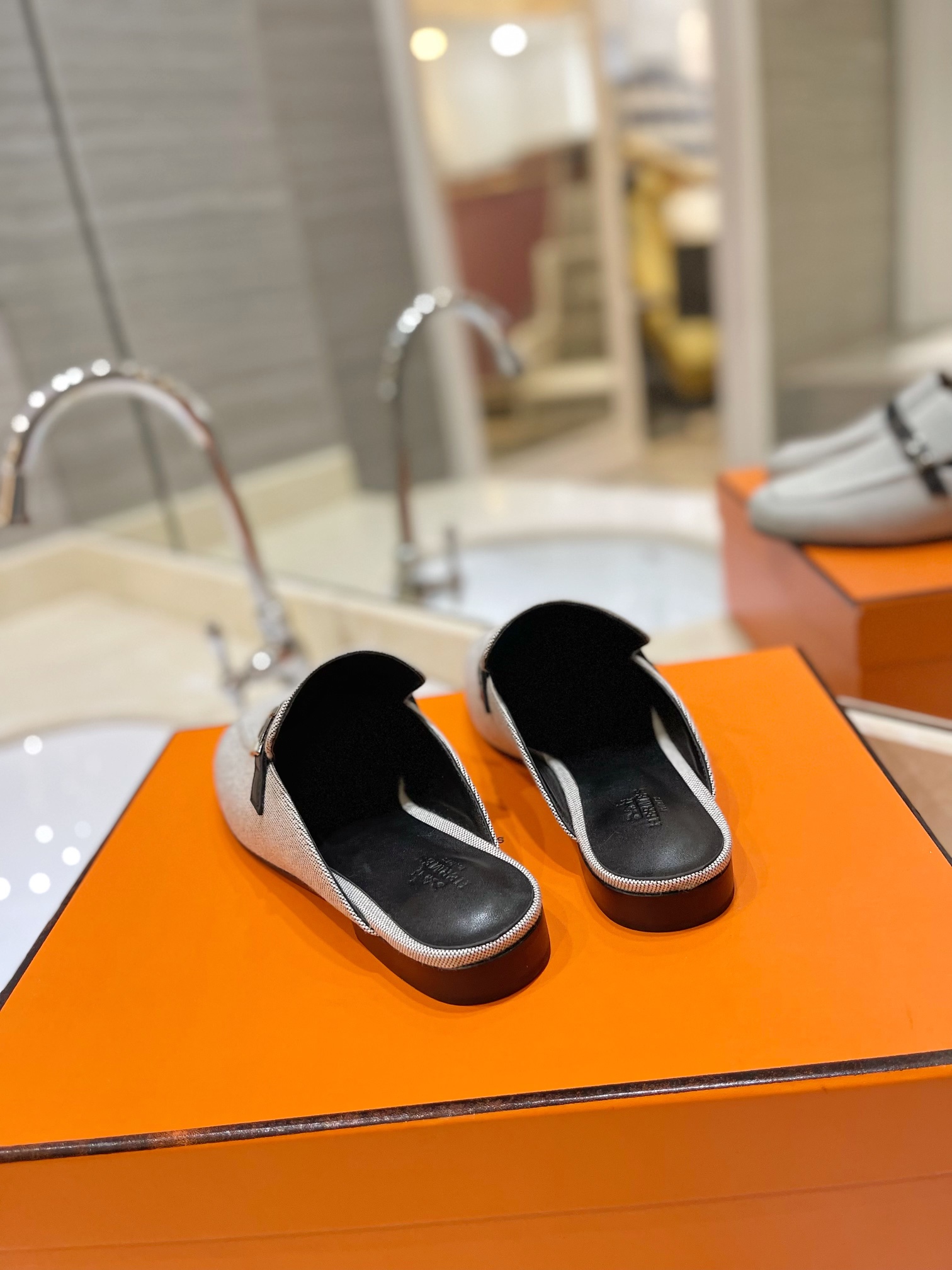 HERMES   0589