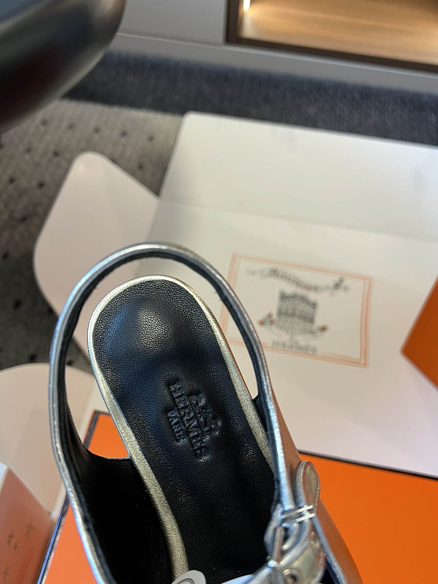 HERMES   0679