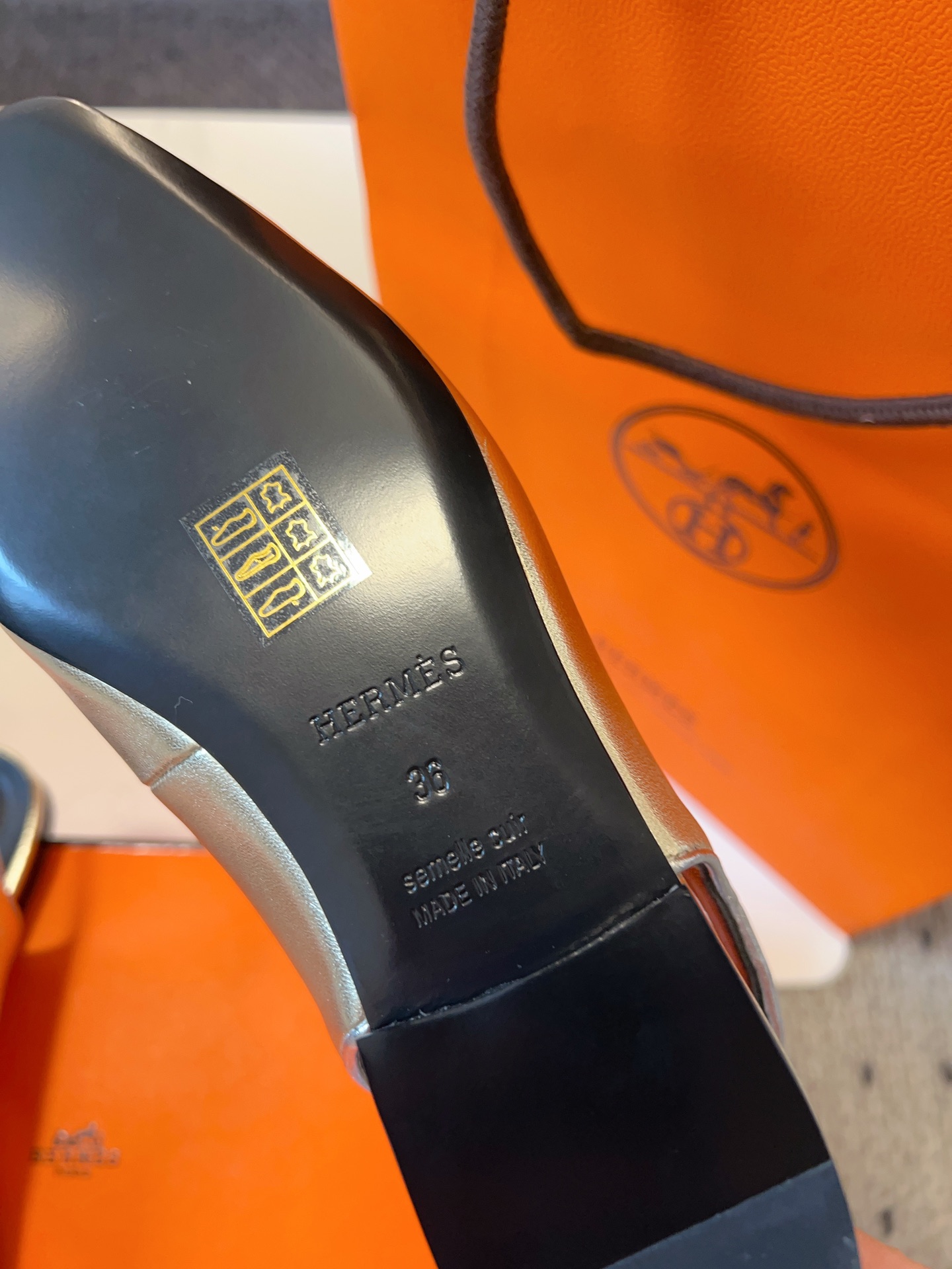 HERMES   0679