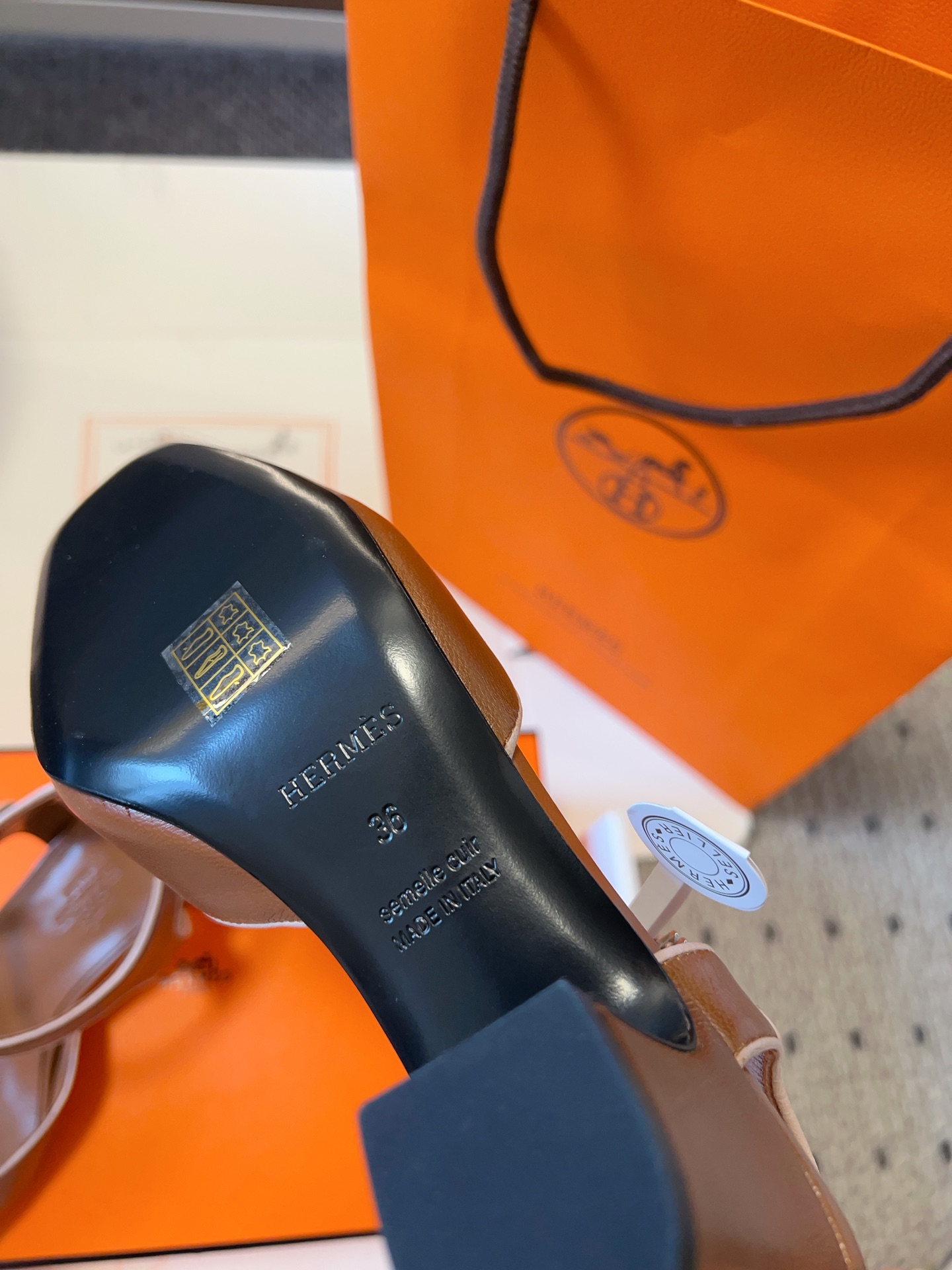 HERMES   0749