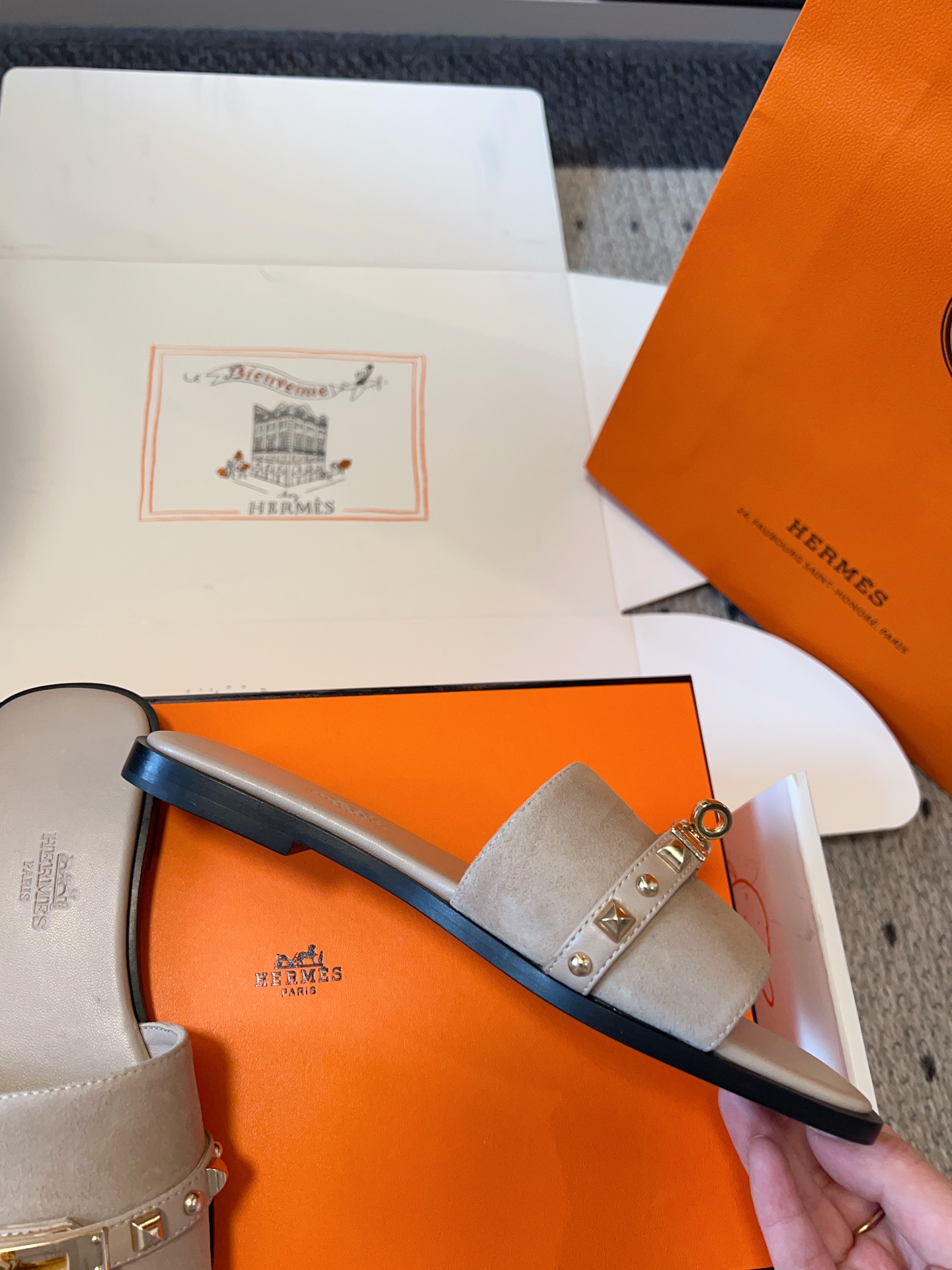 HERMES   0819