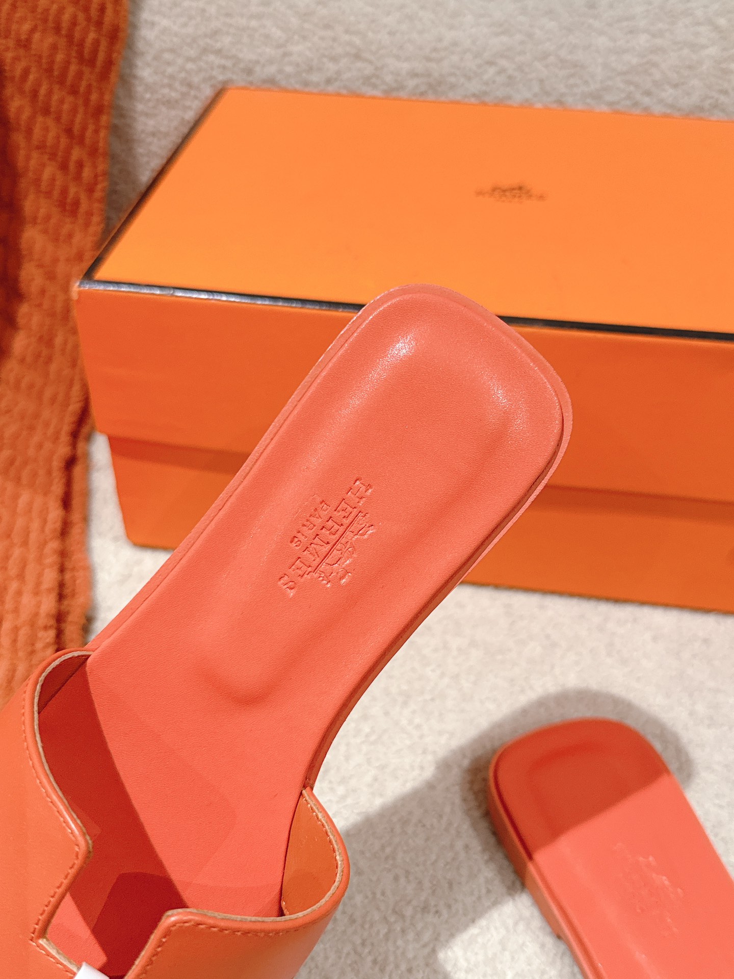 HERMES Calfskin Oran Sandals 38 Coquelicot 529995