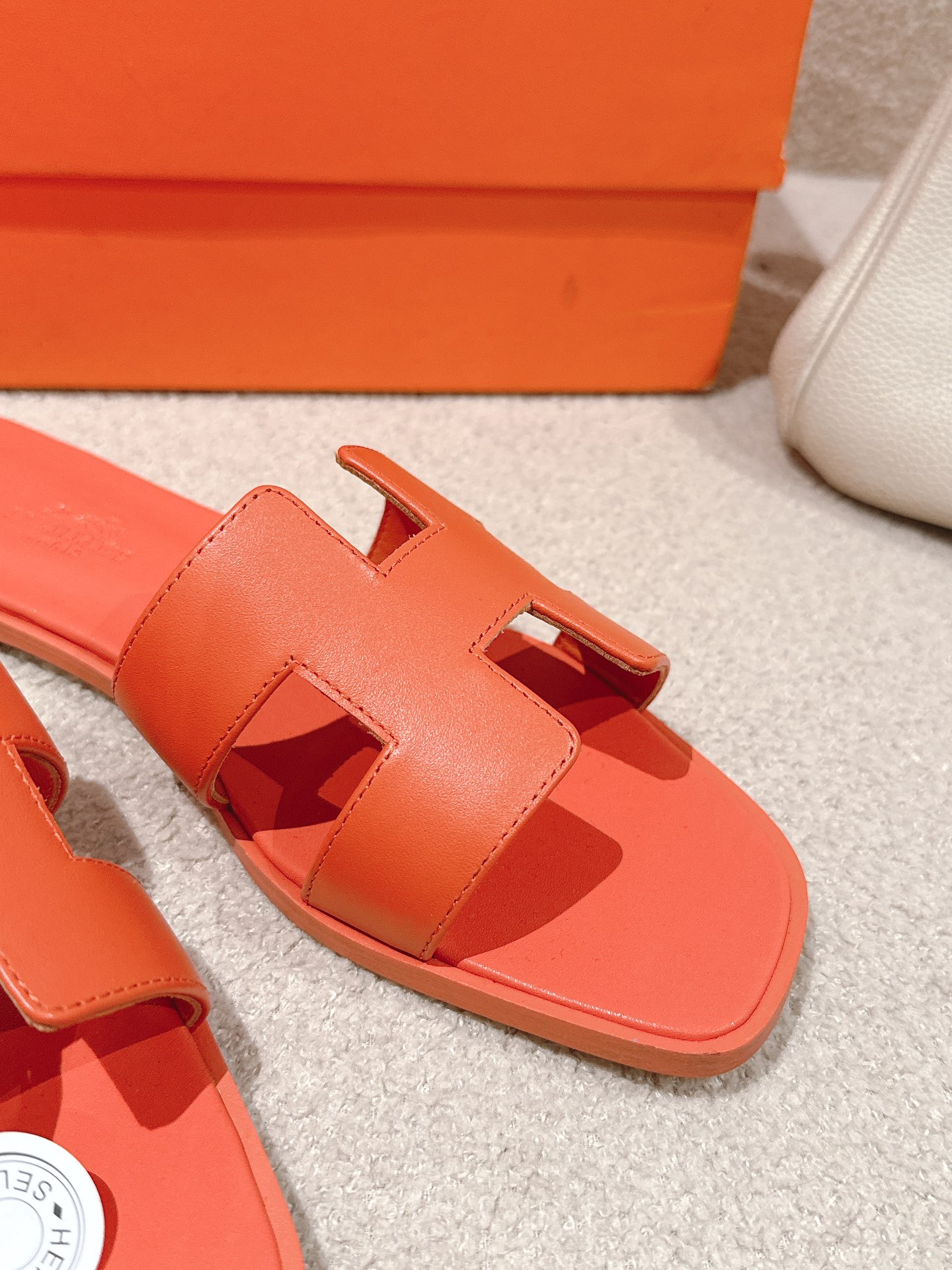 HERMES Calfskin Oran Sandals 38 Coquelicot 529995