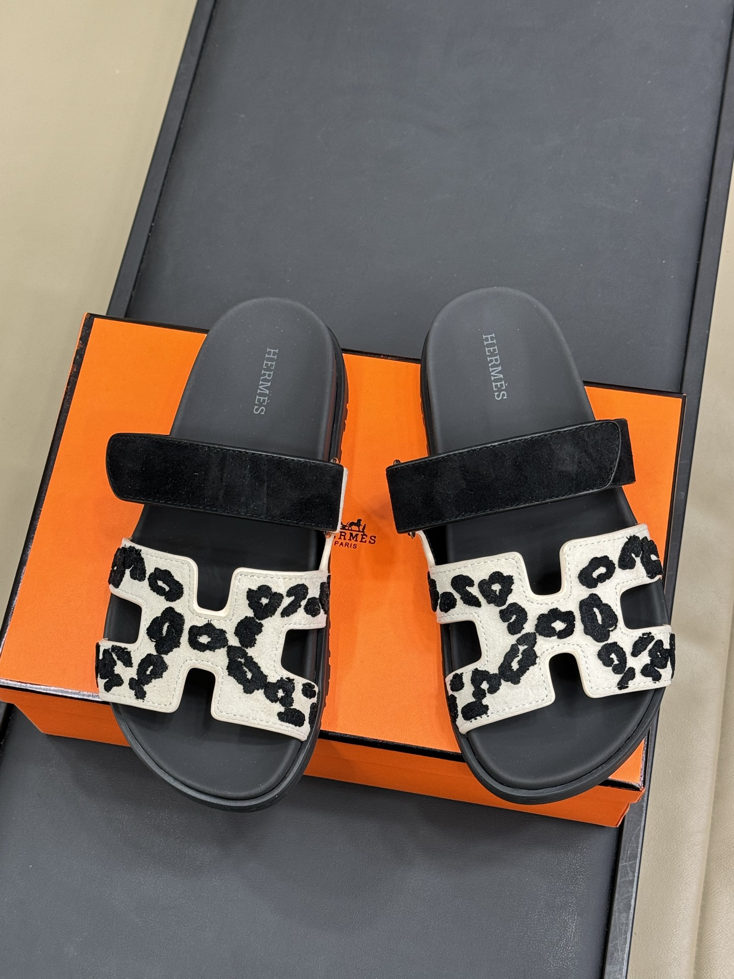 Hermès Chypre Techno Sandal Beige Esquisse and Black Tufted Suede Palladium Hardware 38.5 EU