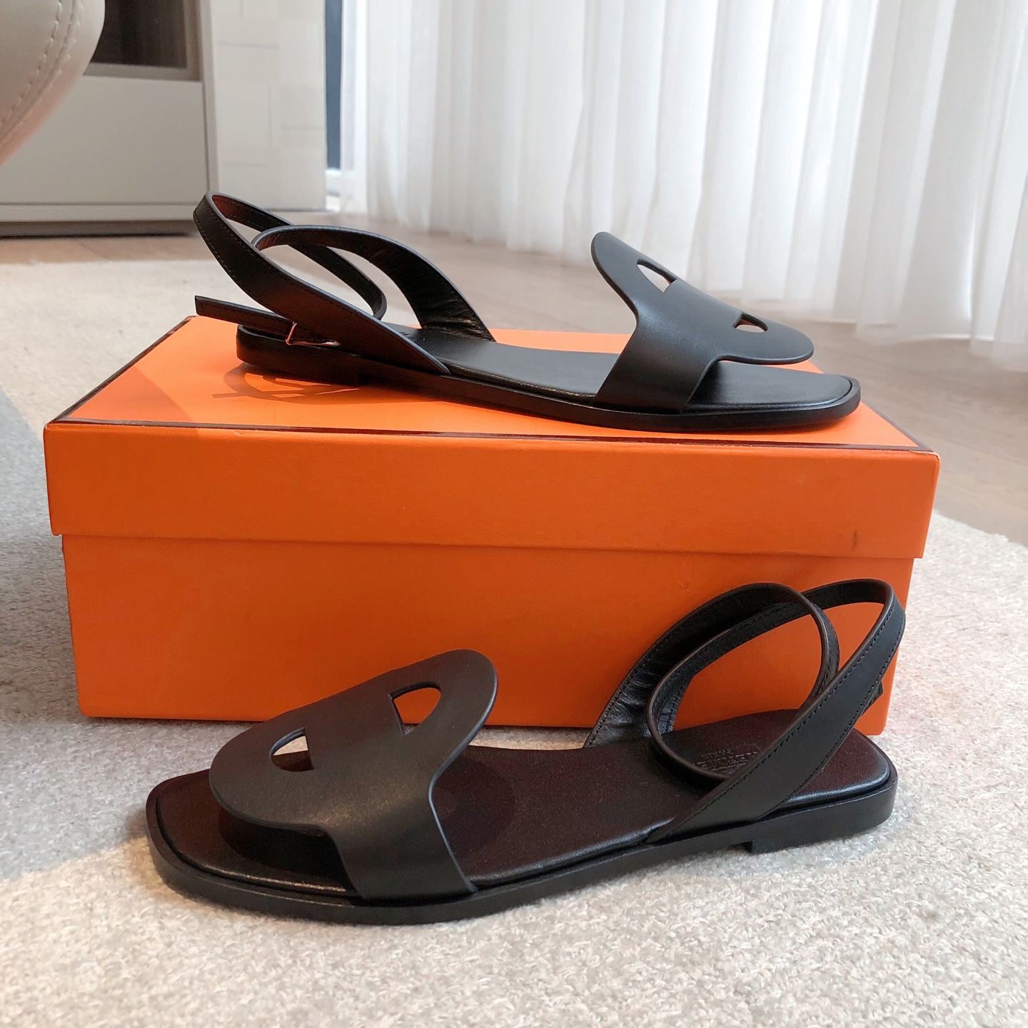 Hermès Julie sandal - Black | Hermès UAE