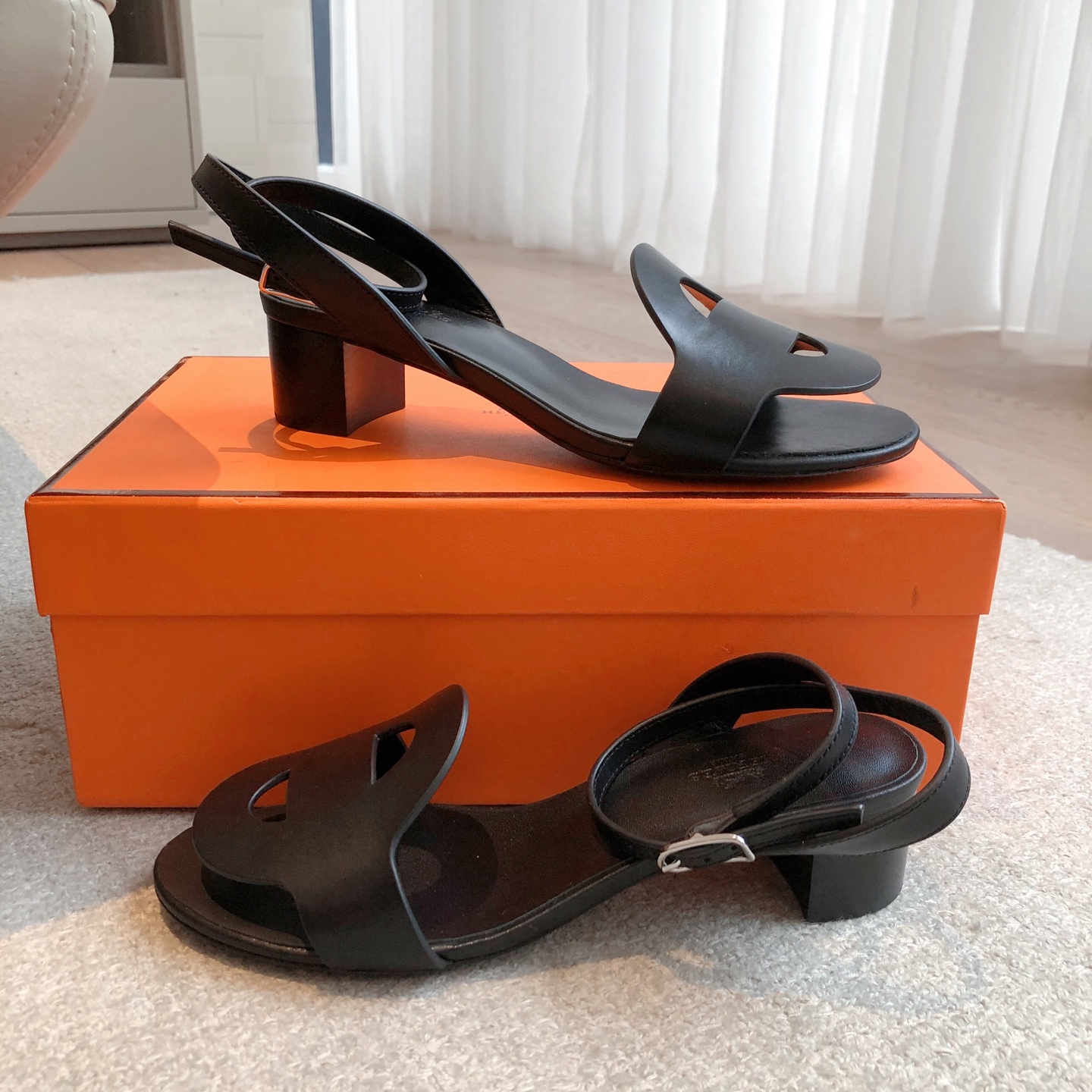Hermès Juliette Sandal – Black Leather
