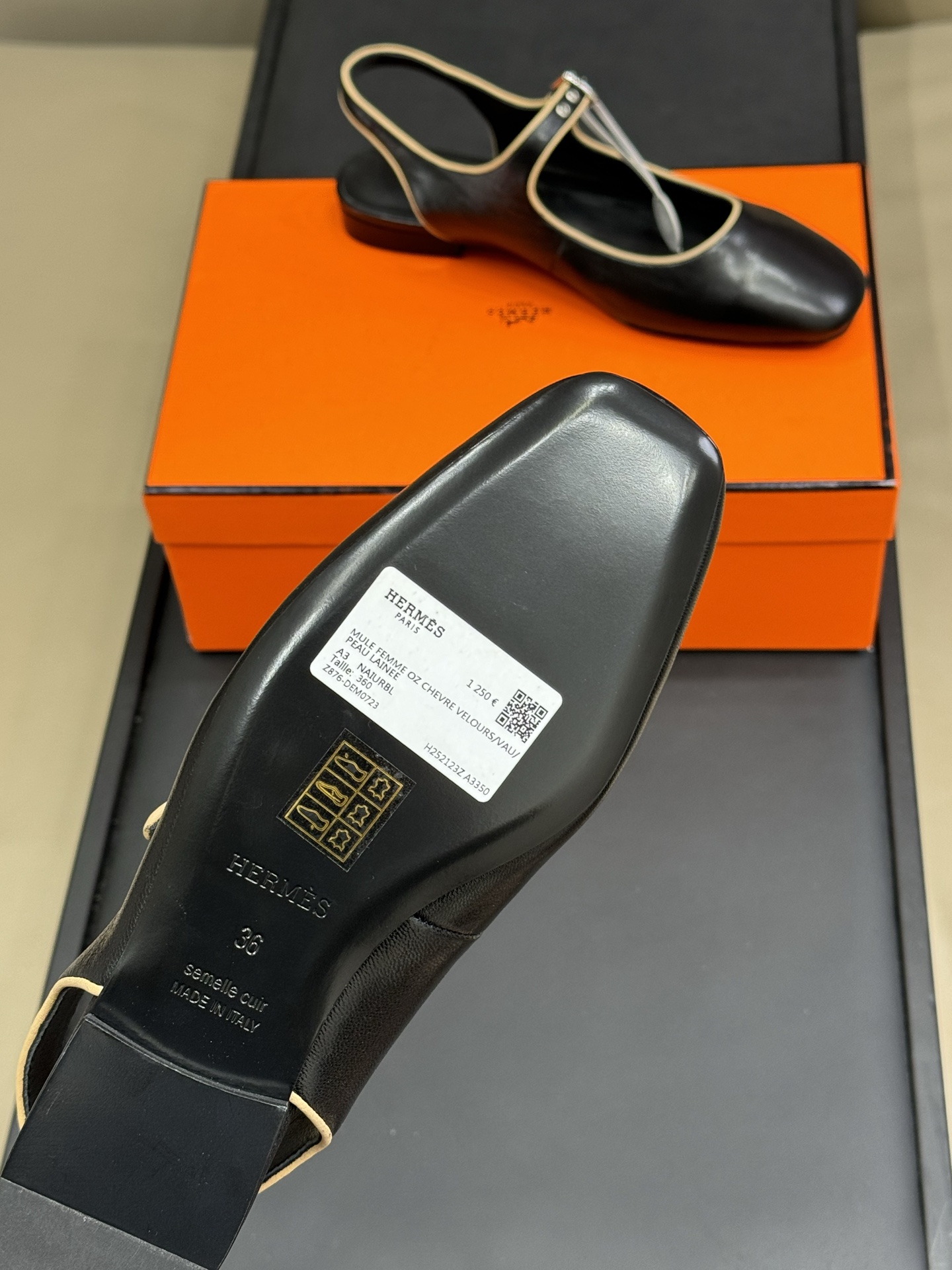 Hermès Kamilla 60 Sandals in Noir – Uniq Bags