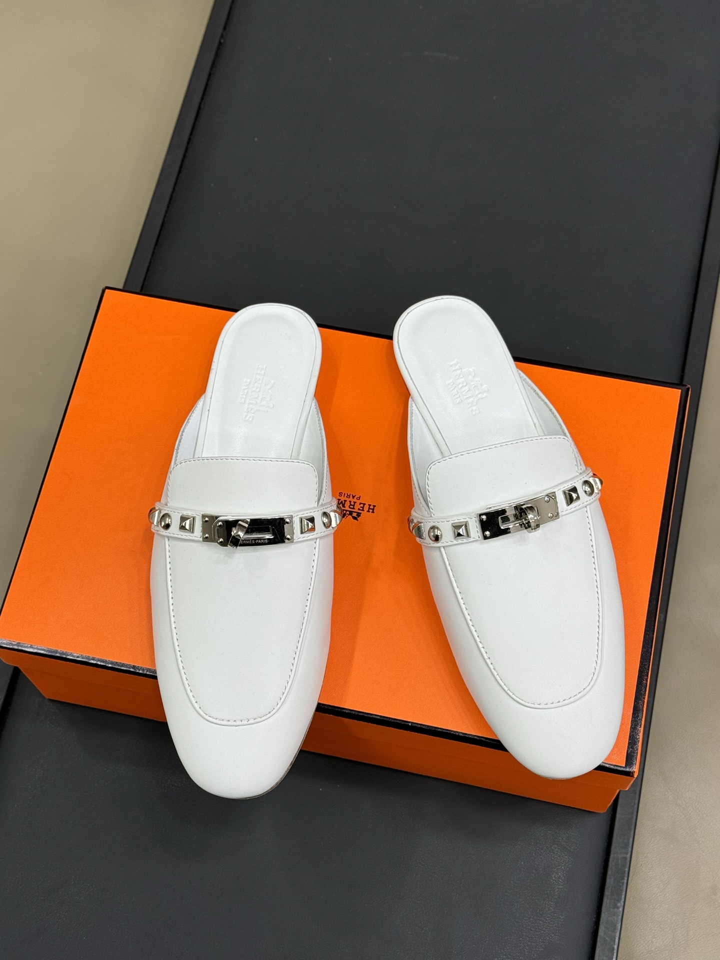 Hermès Oz White Calfskin Leather Mule